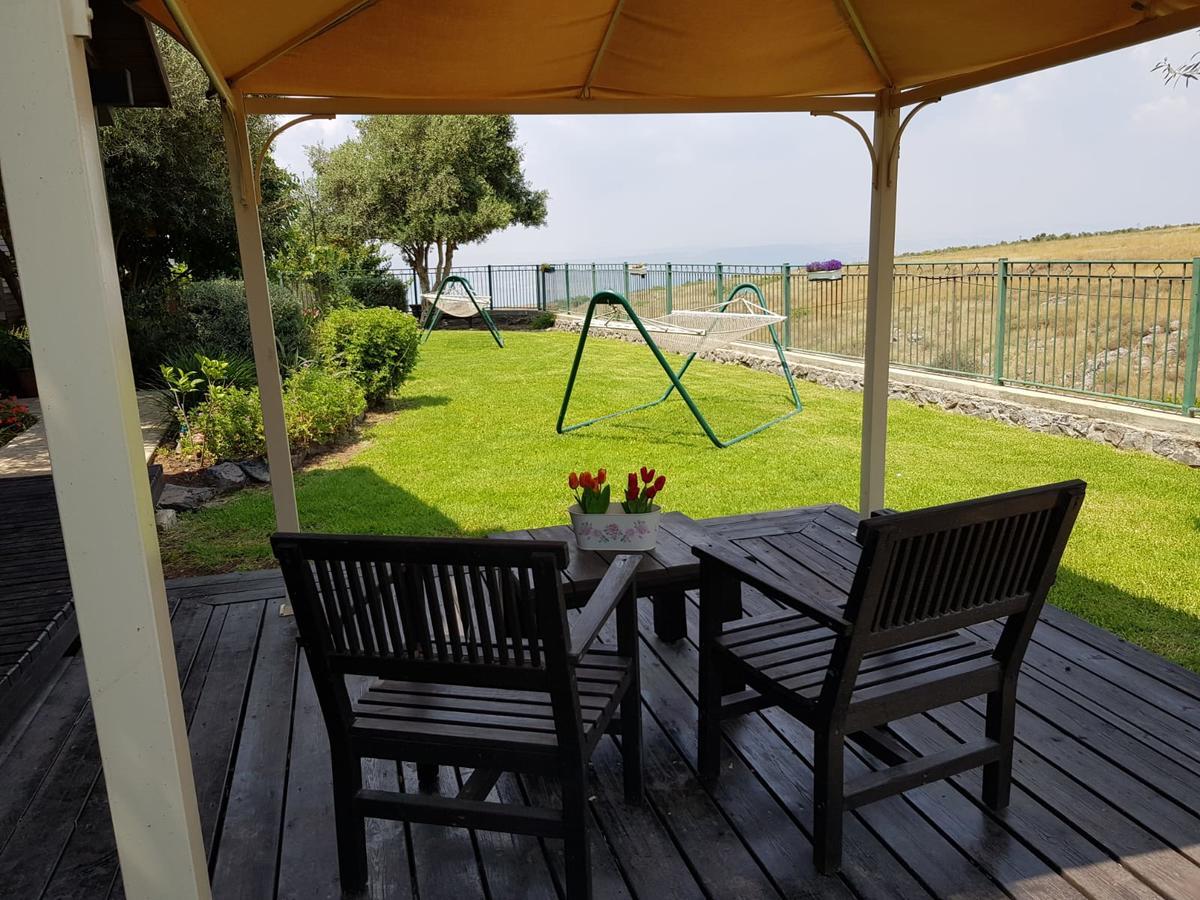 Julie'S Cabins Neot Golan Екстериор снимка